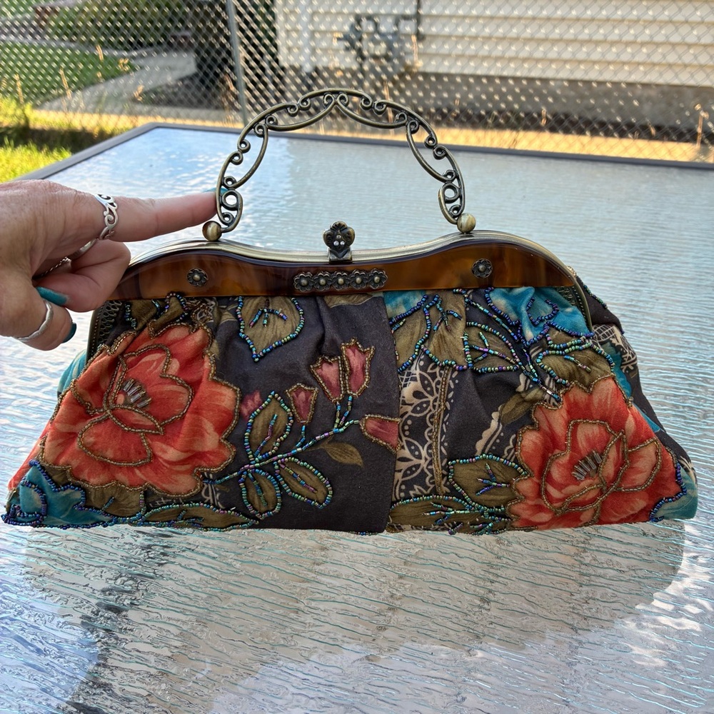 In's Victorian Style Brown Beaded Floral Clutch Crossbody